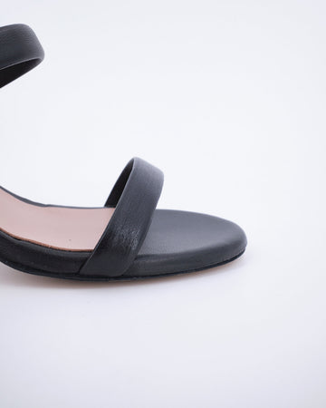 Outfit da ufficio con scarpe donna Made in Italy: la guida