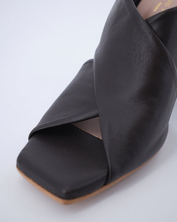 Come Abbinare Stivaletti e Jeans con Scarpe Donna: Guida 2026